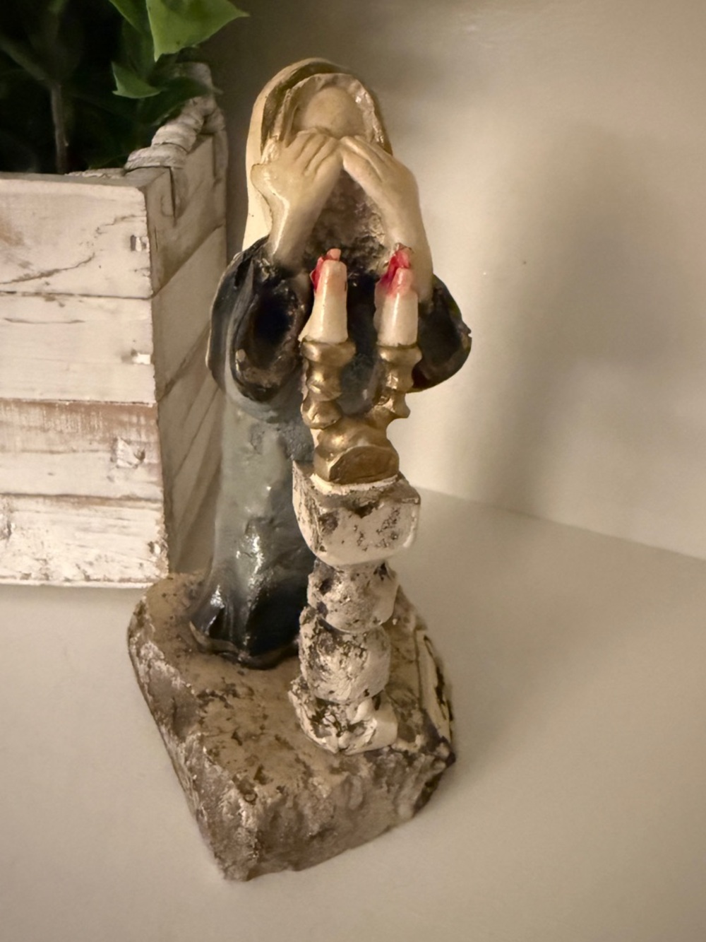 Yossi Nussbaum Israel Handpainted and Signed Clay Sculpture Woman In Prayer VTG.